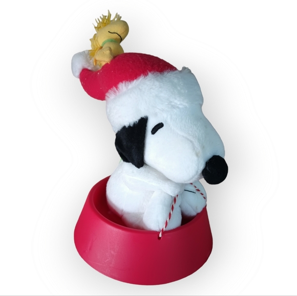 Hallmark Peanuts Christmas Snoopy Woodstock Sledding Musical Plush - Picture 4 of 7